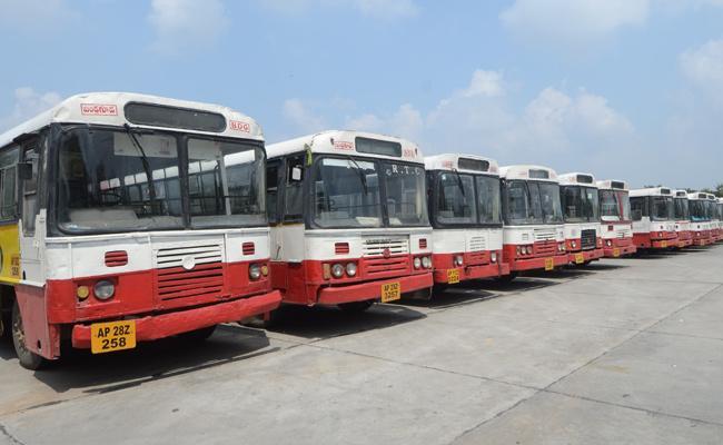 వేతన సవరణ లేక 54,000 RTC ఉద్యోగులకు నష్టం - justpostnews